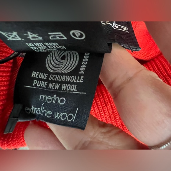 Escada E Sport Oversized Turtleneck Red Wool Sweater Top Sz M - Picture 9 of 10